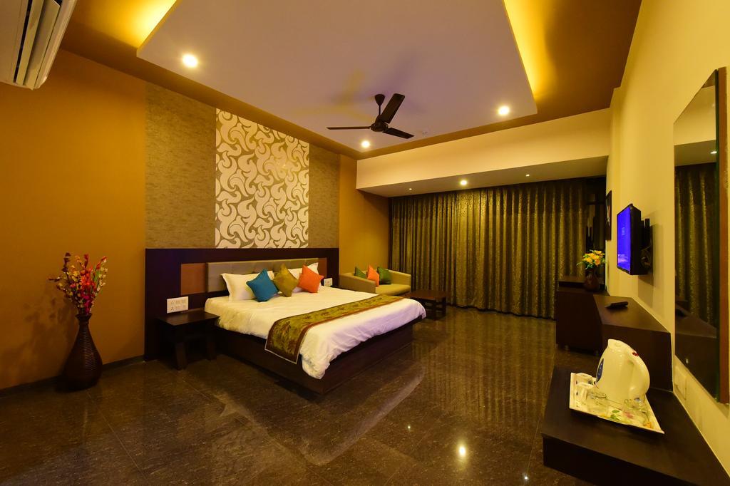 Hotel Opulence Nadiād Εξωτερικό φωτογραφία
